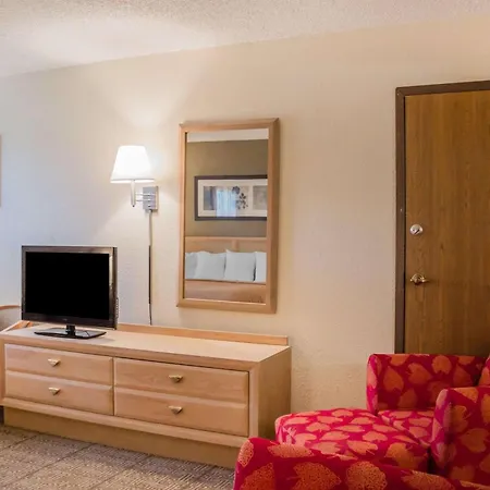 Quality Inn Port Clinton Waterfront-3