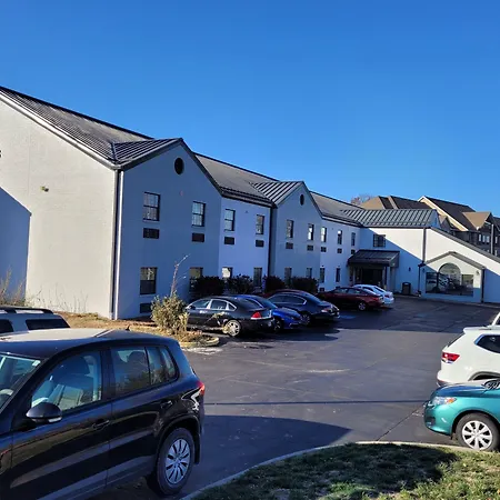 Quality Inn & Suites Columbia I-70-2