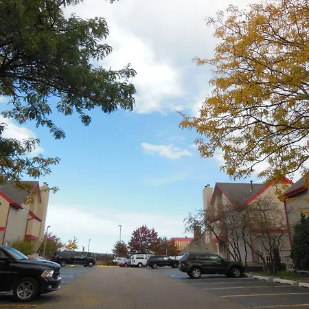 Birch Hill Suites Grand Rapids-3