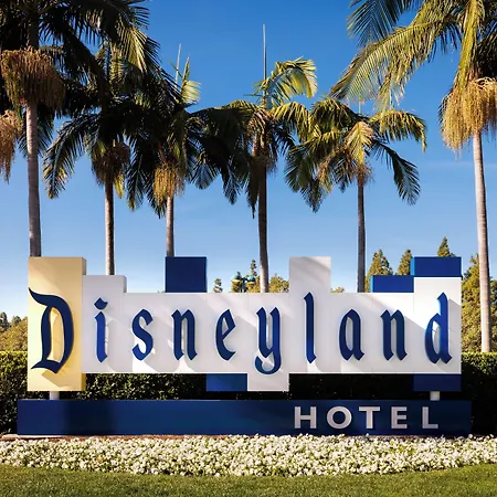 Disneyland Hotel-2