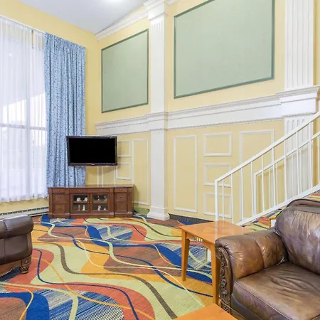 Days Inn By Wyndham Roanoke Hollins Near I-81-2
