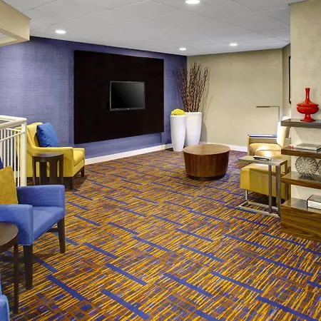 Courtyard By Marriott Columbus Downtown-3