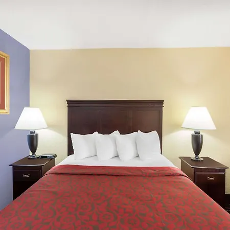 Days Inn By Wyndham Uvalde-3