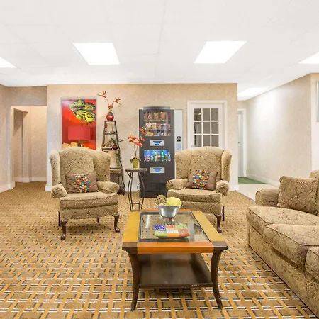 Days Inn By Wyndham Chester-2