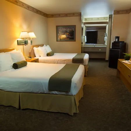 The Redwood Riverwalk, A Boutique Hotel-3