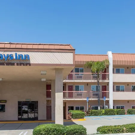 Days Inn By Wyndham Ontario Airport-3