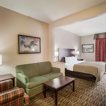 Quality Inn & Suites Lawrence - University Area-2