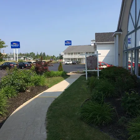 Baymont By Wyndham St. Ignace Lakefront-3