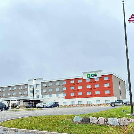 Holiday Inn Express Big Rapids By Ihg-2