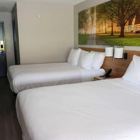 Days Inn By Wyndham Farmville-2