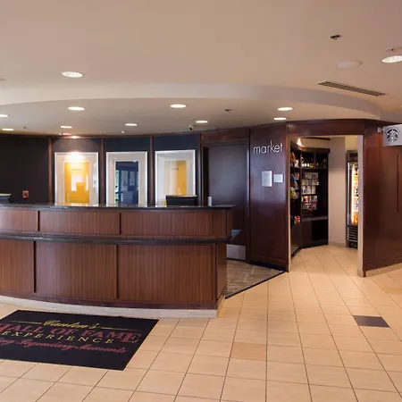 Courtyard By Marriott Canton-3