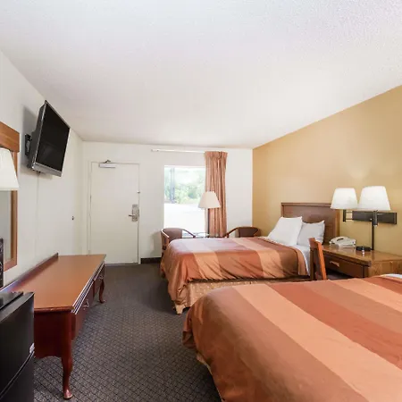 Days Inn By Wyndham Fort Payne-3