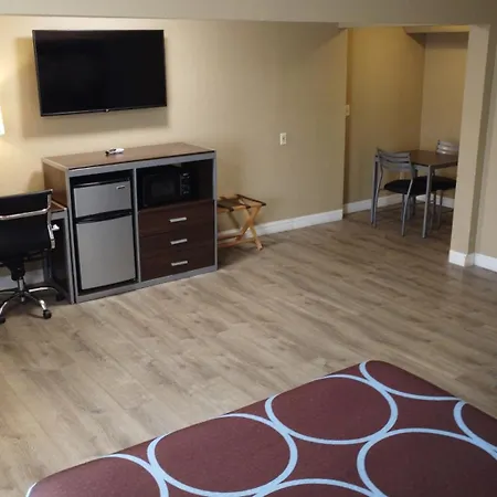 Super 8 By Wyndham Kingsville-2