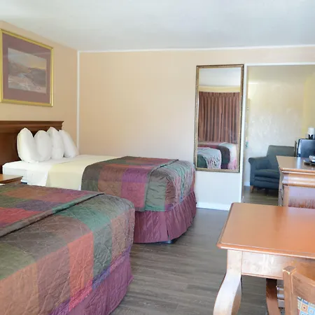Travelodge By Wyndham Trinidad-3