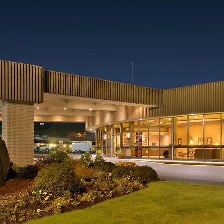 Red Lion Hotel Coos Bay-3