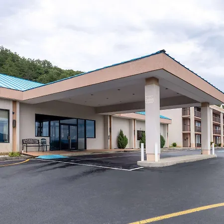 Howard Johnson Hotel & Conference Center By Wyndham Salem-2