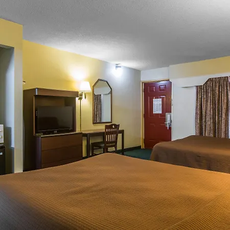 Rodeway Inn-3