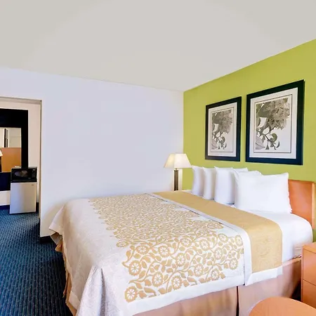 Days Inn By Wyndham Easton-2