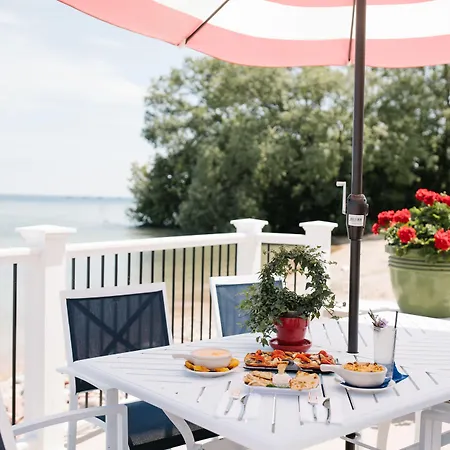 Breakers Resort - Lakeside-2
