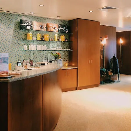 Stamford Marriott Hotel & Spa-3