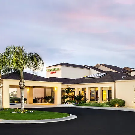 Courtyard By Marriott Fresno-2