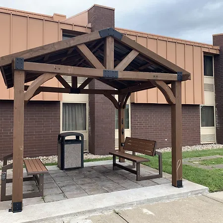 Quality Inn & Suites Florence - Cincinnati South-2