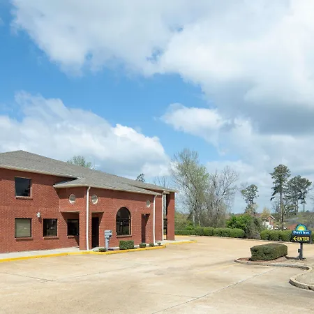 Days Inn By Wyndham Tupelo-2