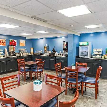 Quality Inn & Suites Plattsburgh-3