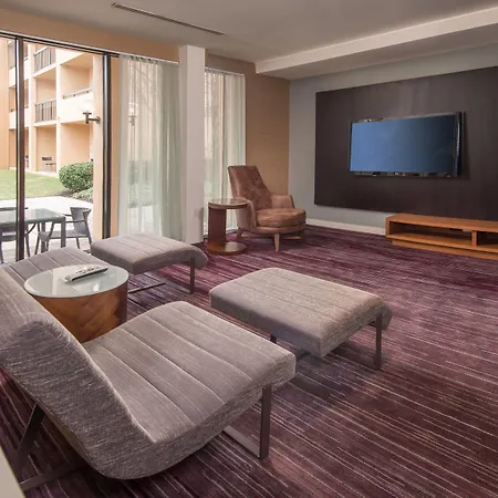 Courtyard By Marriott Fairfax Fair Oaks-3