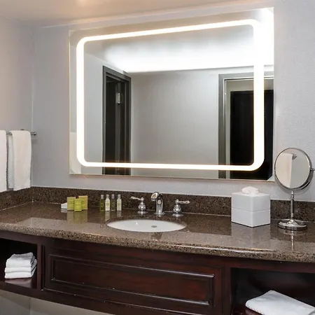 Doubletree By Hilton Newark Penn Station, Nj-2