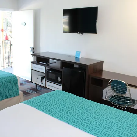 Howard Johnson By Wyndham San Diego Hotel Circle-2