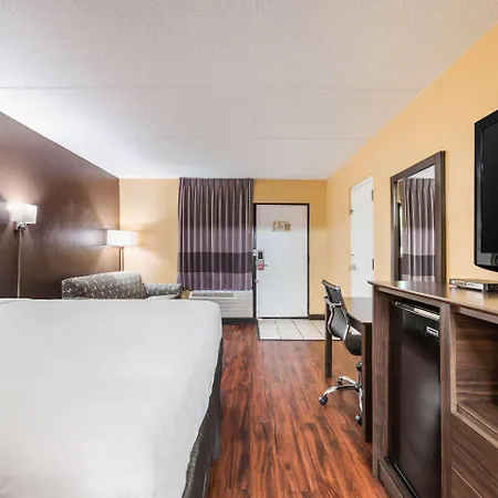 Econo Lodge Columbus Near Airport-3