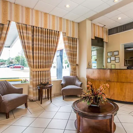 Econo Lodge Atlanta College Park-3