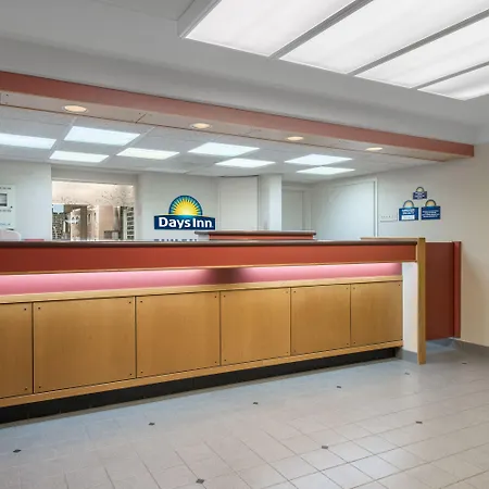 Days Inn By Wyndham Harrisburg North-2