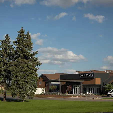 Courtyard By Marriott Lansing-2