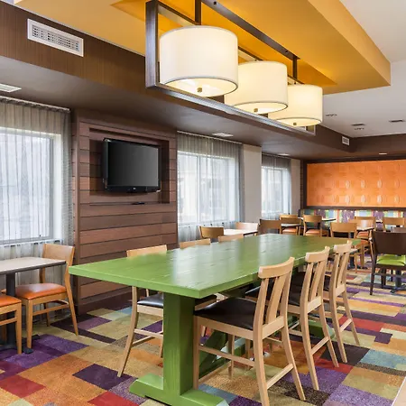 Fairfield Inn & Suites Lincoln-3