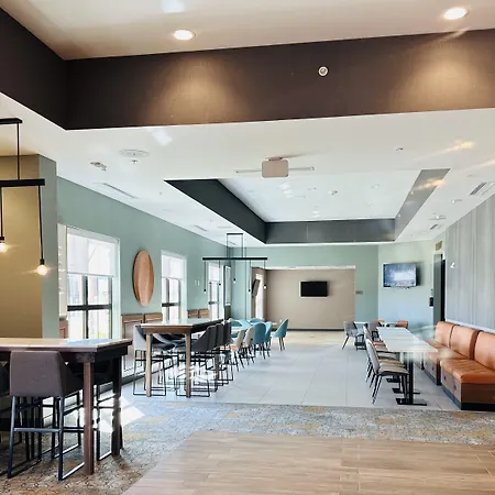 Comfort Suites Cheyenne-3
