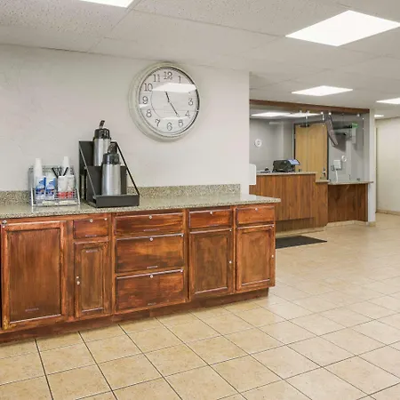 Rodeway Inn & Suites Grand Rapids Southeast-3