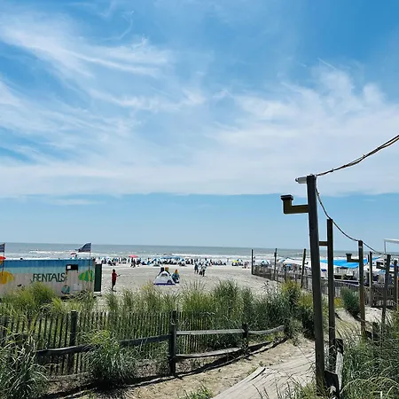 Days Inn By Wyndham Atlantic City Oceanfront-Boardwalk-3