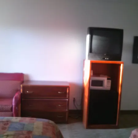 Valustay Inn & Suites Pueblo-3