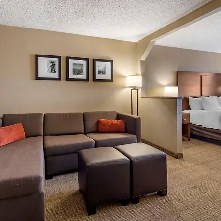 Comfort Inn & Suites Hays I-70-2