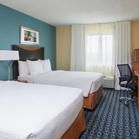 Fairfield Inn & Suites Victoria-2
