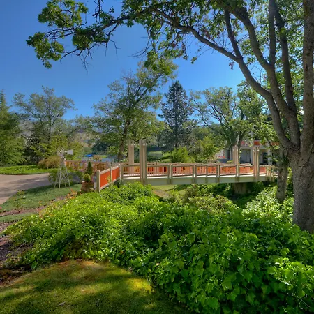 Ashland Hills Hotel & Suites-3