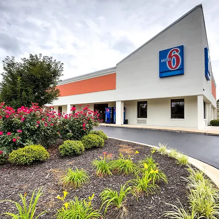 Super 7 Inn Tupelo-2