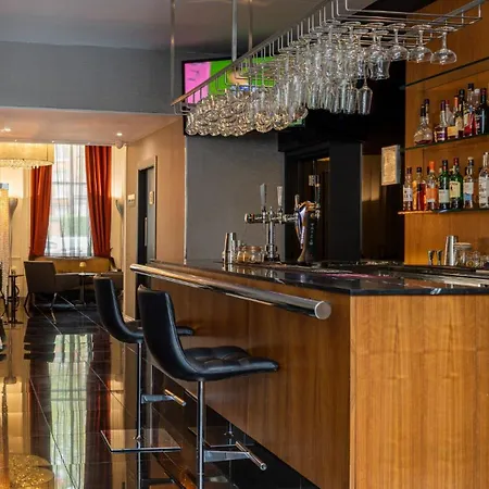 The Queens Gate Hotel-3