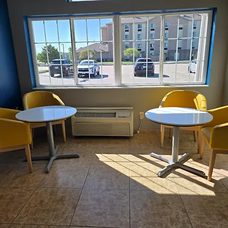 Microtel Inn & Suites By Wyndham Bluffs-2