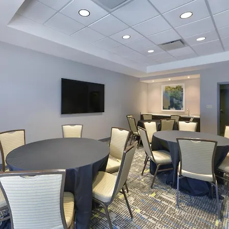 Hampton Inn & Suites Burlington-3
