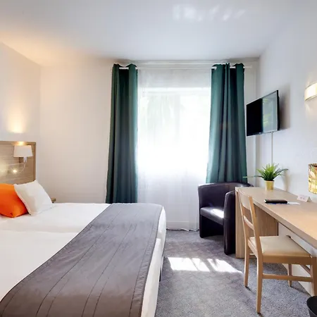 Brit Hotel le Cygne-3
