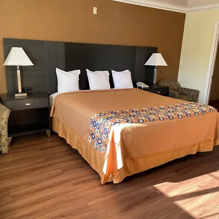 Econo Lodge-3