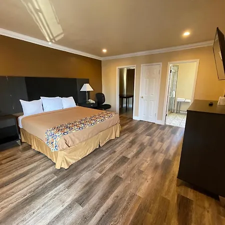Econo Lodge-2
